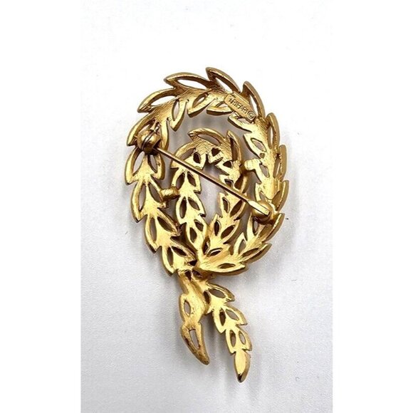 Trifari Swirly Leaf Design Gold Tone Brooch Pin - Picture 3 of 4
